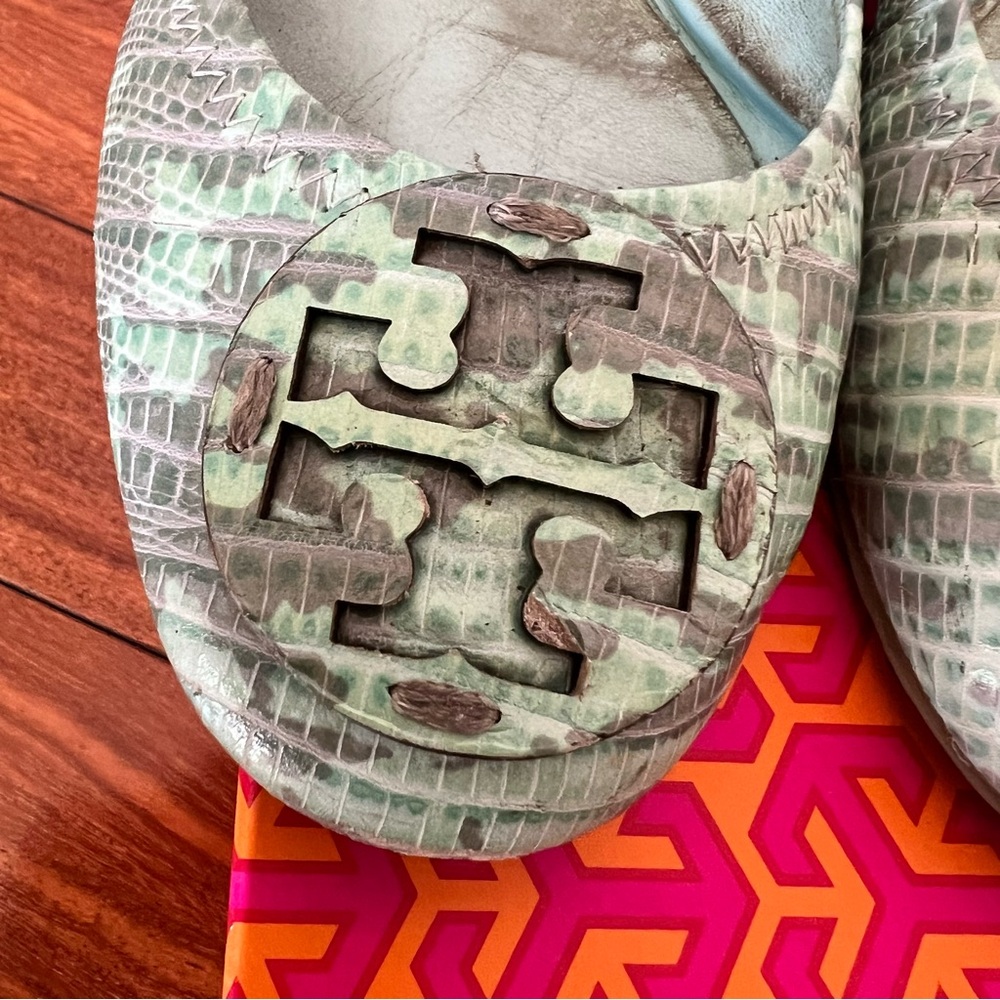 Tory Burch Reva Ballet Flats in Shiny Karung Print Size 8 - Picture 2 of 7